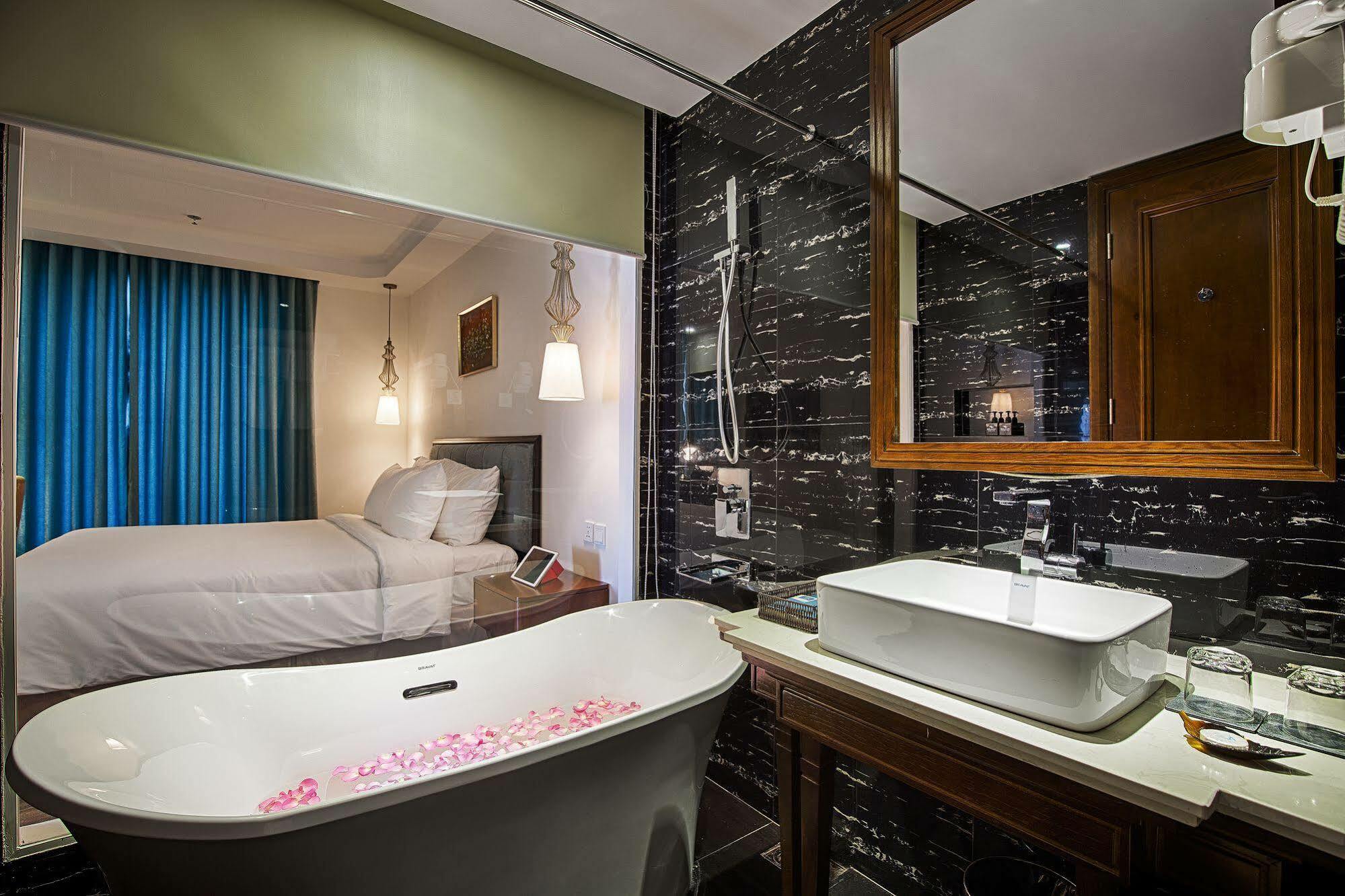 Adaline Hotel And Suite Da Nang Exterior foto